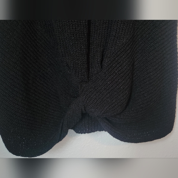 Junior's Black Sleeveless Sweater Top with Twist detail at waist Size XS - Picture 3 of 5